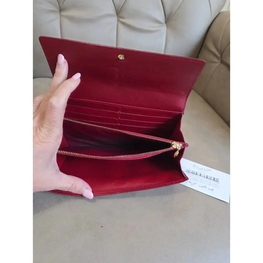 Louis Vuitton Vernis Rayures Sarah Wallet in Red Striped Patent Leather - Picture 9 of 15